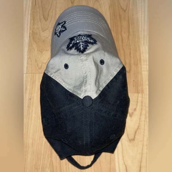 Toronto Maple Leafs Hat - Picture 2 of 4